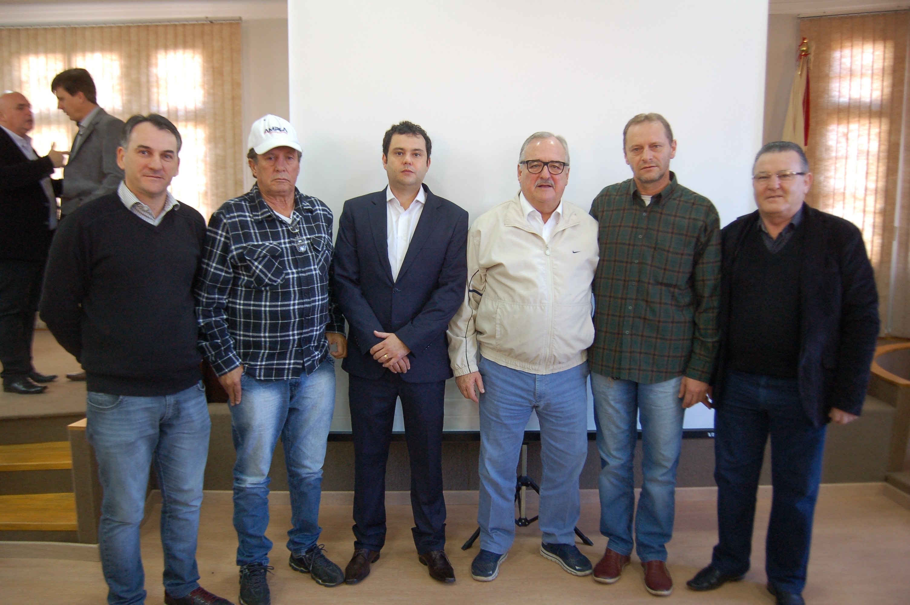 Câmara de Vereadores de Getúlio Vargas recebe autoridades e comunidade para reunião com o Secretário Estadual de Transportes Pedro Westphalen